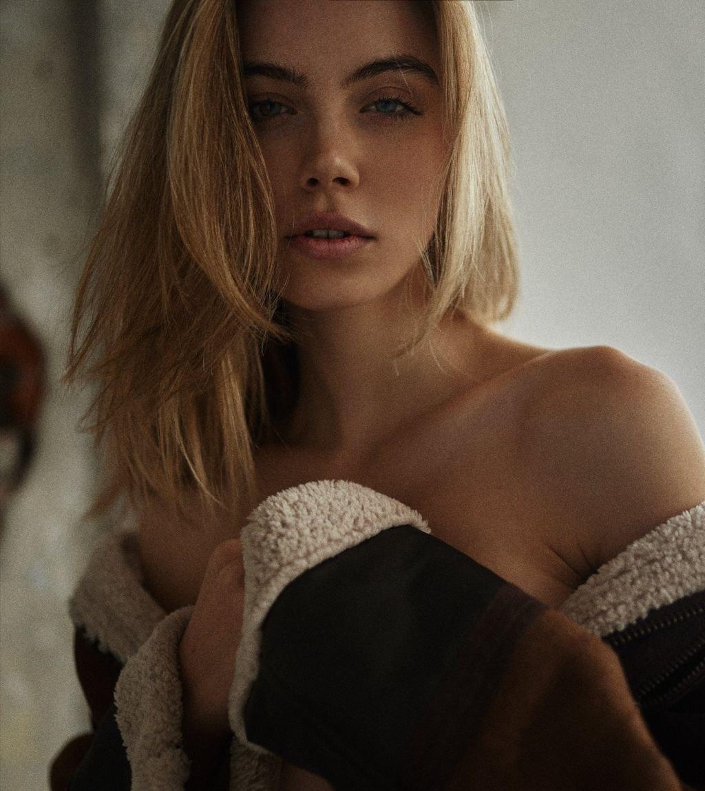 Надюха привлекальеная девушка из Дубны цена от 10000 руб