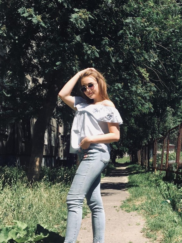 Камила привлекательная девушка из Дубны цена от 3000 руб